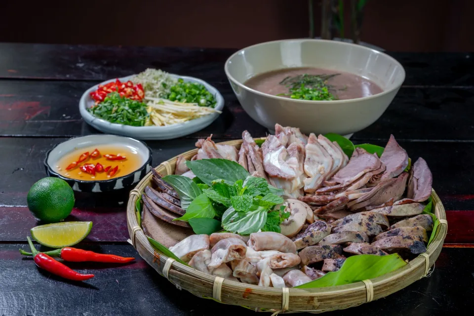 Hình ảnh tại Trần Thị Hương 1960 3